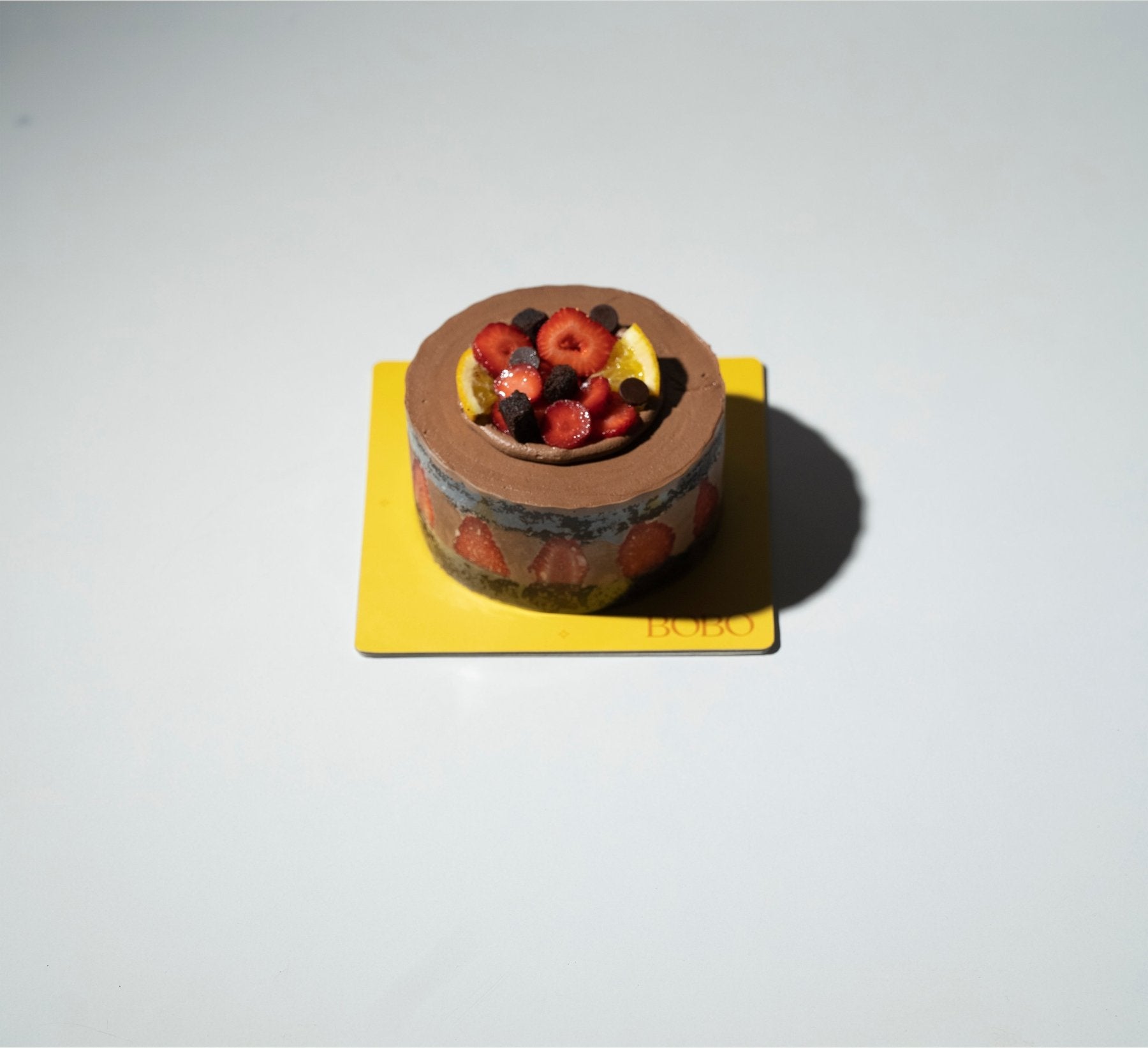 0.5 Kg Chocolate Strawberry Cake - Bobo Cakery