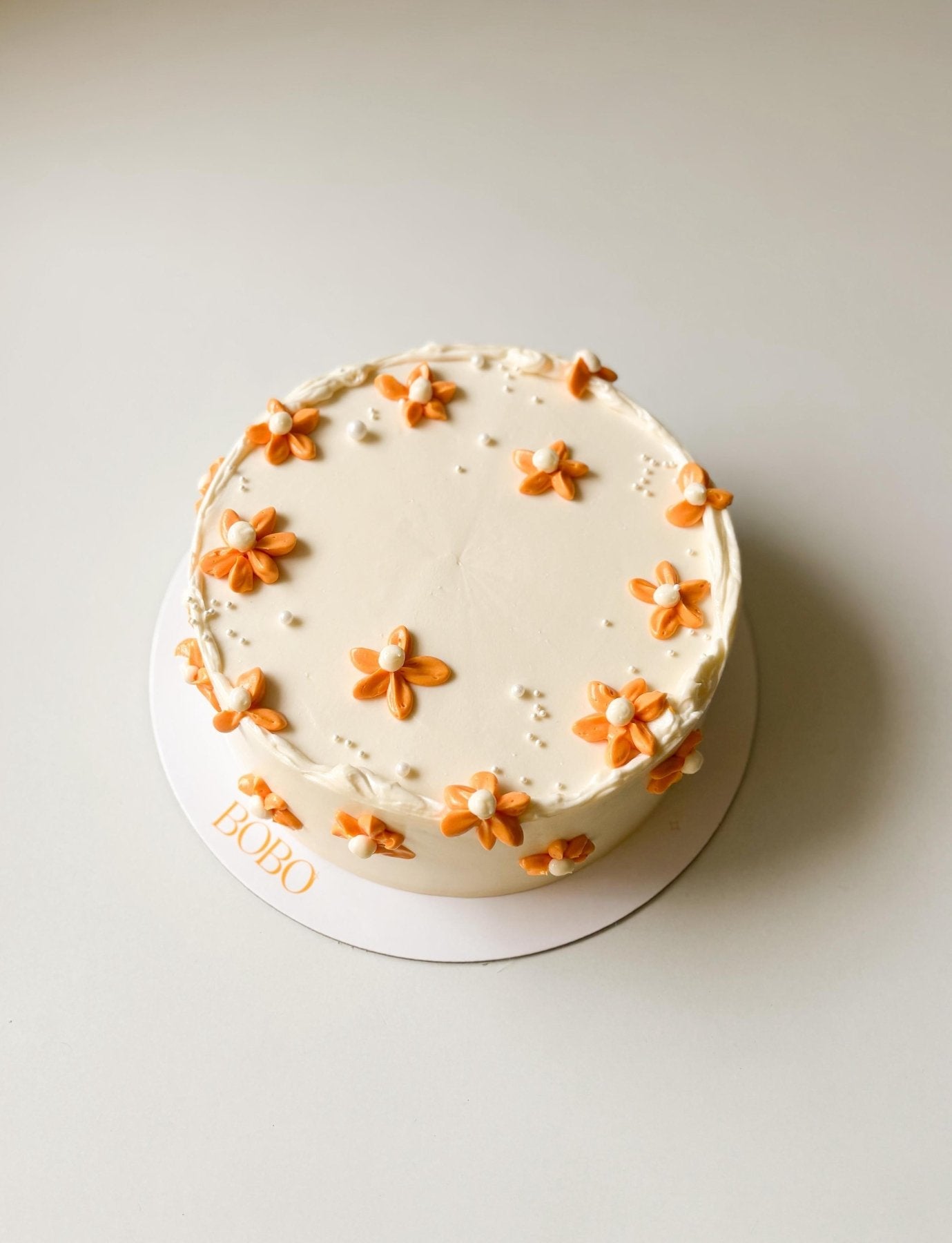 Piped Daisy Cake - Bobo Cakery