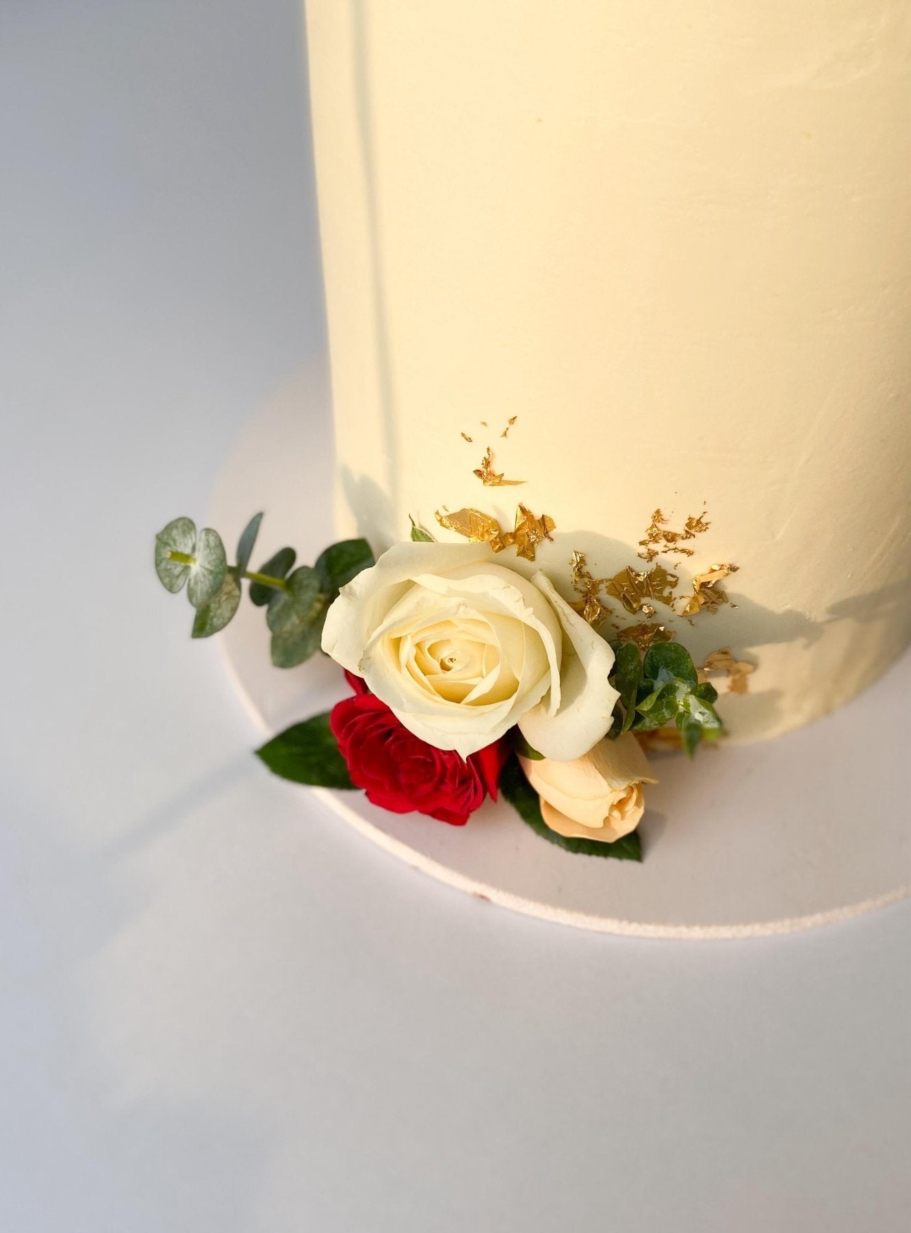 Rose & Eucalyptus Fresh Flower Cake - Bobo Cakery